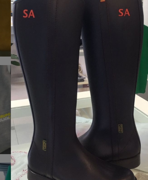 Bordados expreess botas Bordar botas urgente